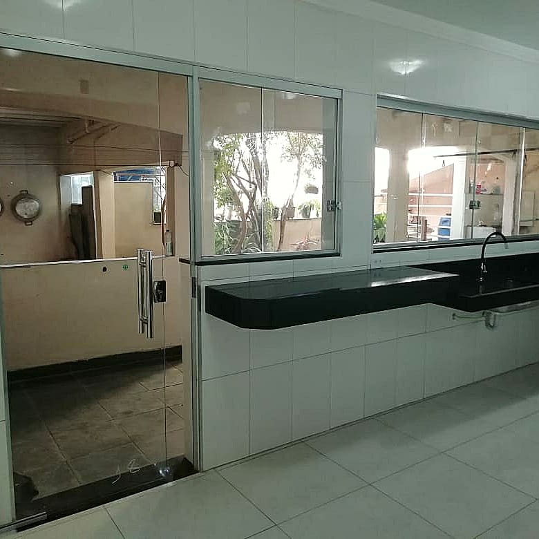 porta conjugada com janela de vidro sob medida em belo horizonte rjkitbox