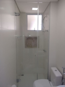 Box para Banheiro com dobradiças
